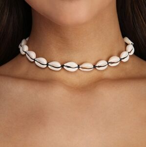 NEW Seashells Beachy Tropical Boho Style Coconut Girl Handmade Choker Necklace
